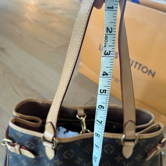 Louis Vuitton Pre-Owned 2006
Batignolles Tote Bag - Picture 16 of 16